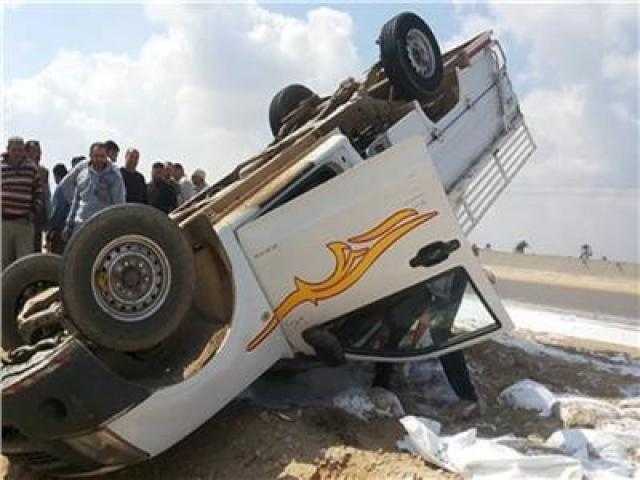 إصابة 4 أشخاص فى حادث انقلاب سيارة على طريق ”أسوان - أبوسمبل”